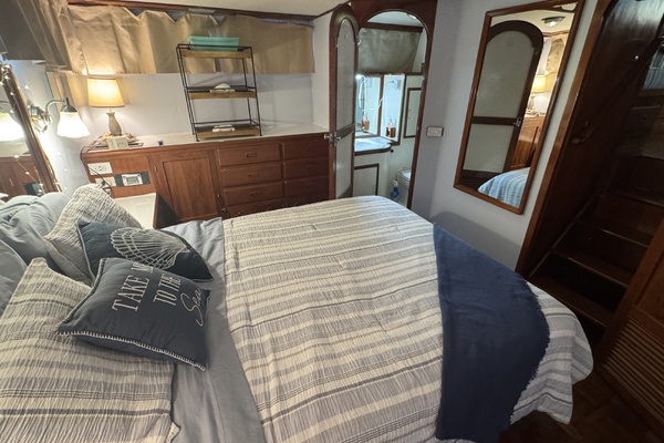 Delta Bliues 48ft Jefferson Yacht For Sale