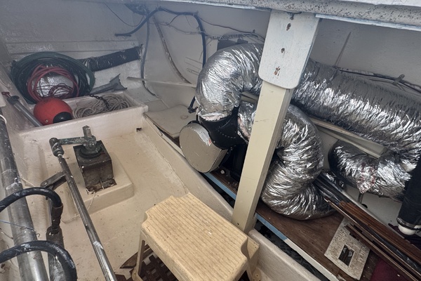 Delta Bliues 48ft Jefferson Yacht For Sale