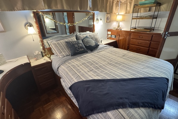 Delta Bliues 48ft Jefferson Yacht For Sale