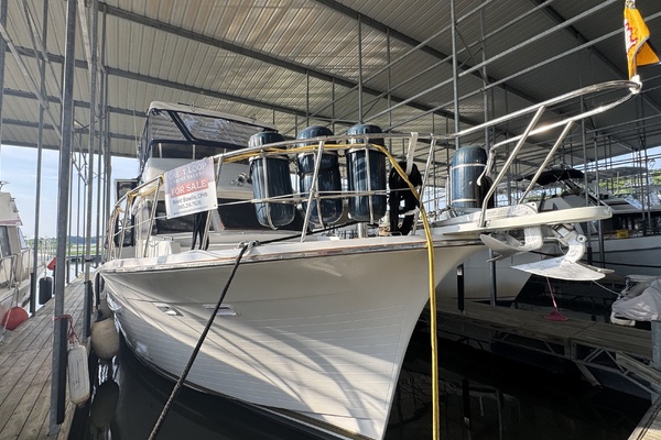 Delta Bliues 48ft Jefferson Yacht For Sale