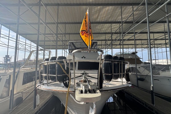 Delta Bliues 48ft Jefferson Yacht For Sale