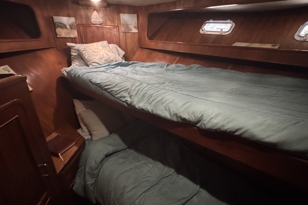 Delta Bliues 48ft Jefferson Yacht For Sale