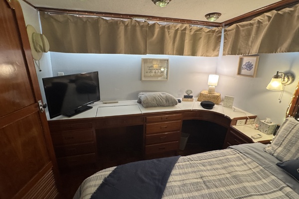Delta Bliues 48ft Jefferson Yacht For Sale