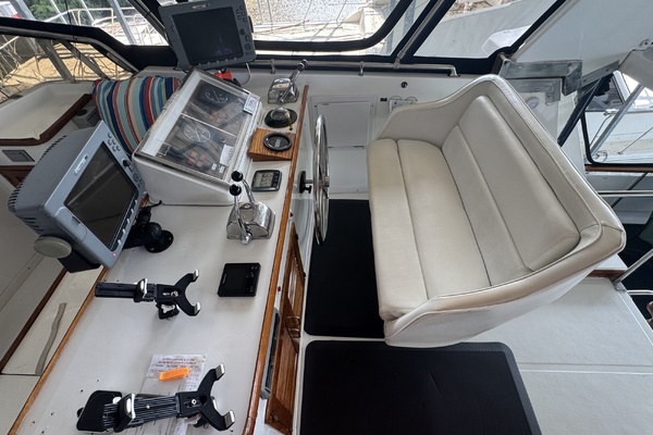 Delta Bliues 48ft Jefferson Yacht For Sale