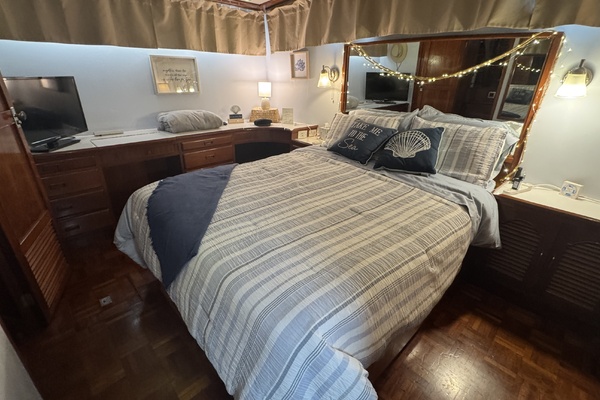 Delta Bliues 48ft Jefferson Yacht For Sale