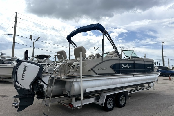 ONCE AGAIN 25ft Manitou Yacht For Sale