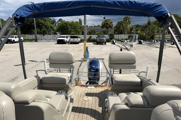 ONCE AGAIN 25ft Manitou Yacht For Sale