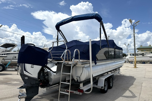 ONCE AGAIN 25ft Manitou Yacht For Sale