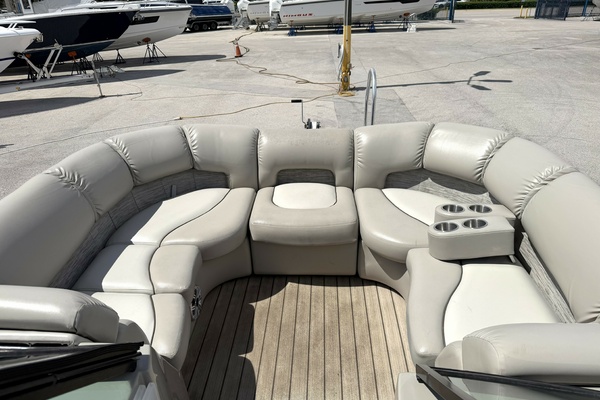 ONCE AGAIN 25ft Manitou Yacht For Sale