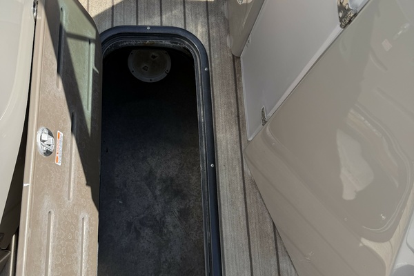 ONCE AGAIN 25ft Manitou Yacht For Sale