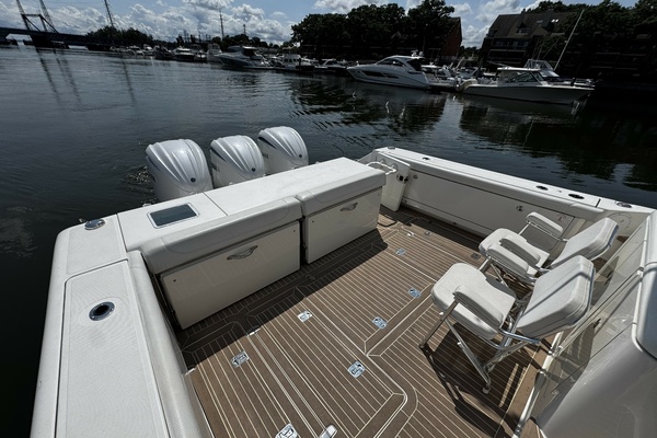 38ft Pursuit Yacht For Sale