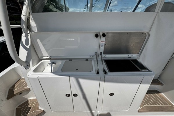 38ft Pursuit Yacht For Sale