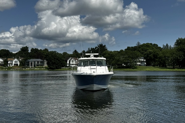 38ft Pursuit Yacht For Sale