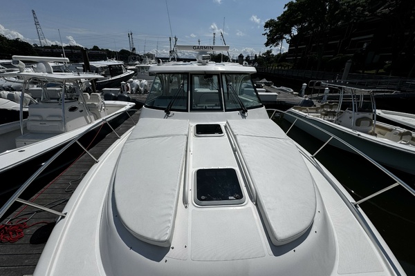 38ft Pursuit Yacht For Sale