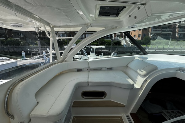 38ft Pursuit Yacht For Sale