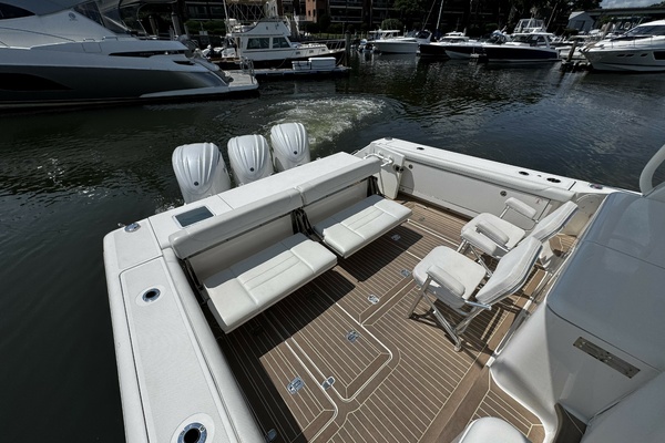 38ft Pursuit Yacht For Sale