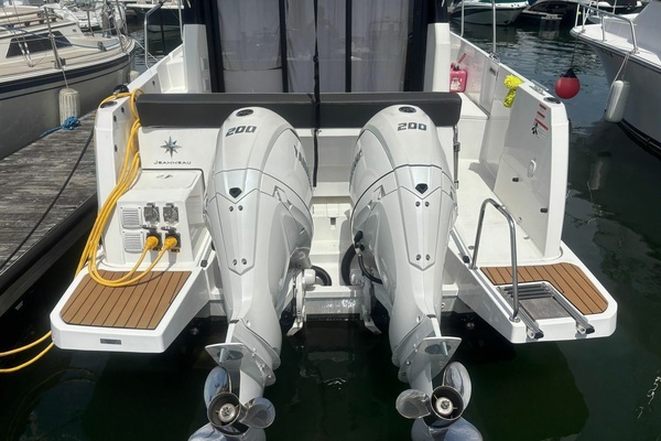 30ft Jeanneau Yacht For Sale