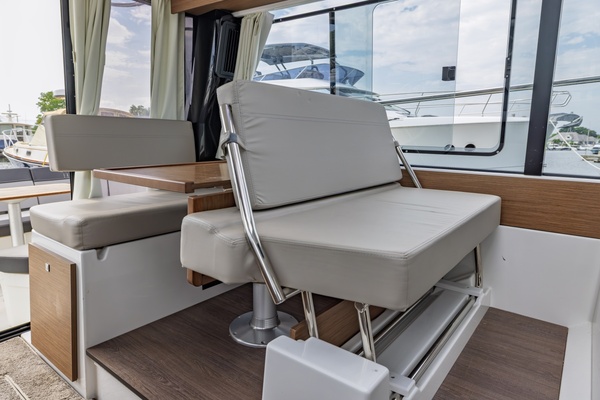 Timeout 34ft Jeanneau Yacht For Sale
