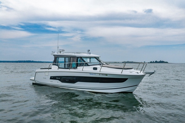 Timeout 34ft Jeanneau Yacht For Sale
