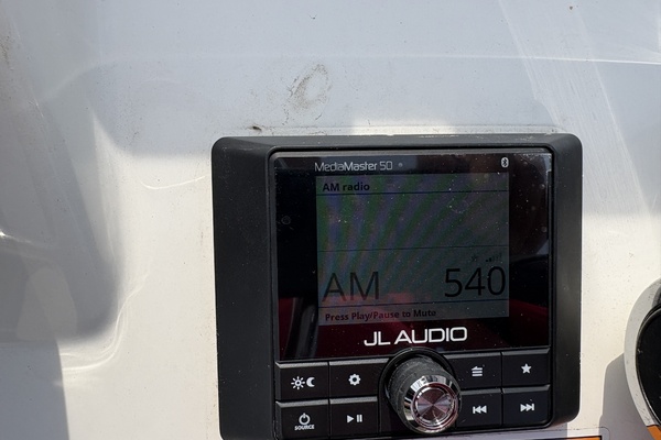 17ft Boston Whaler Yacht For Sale