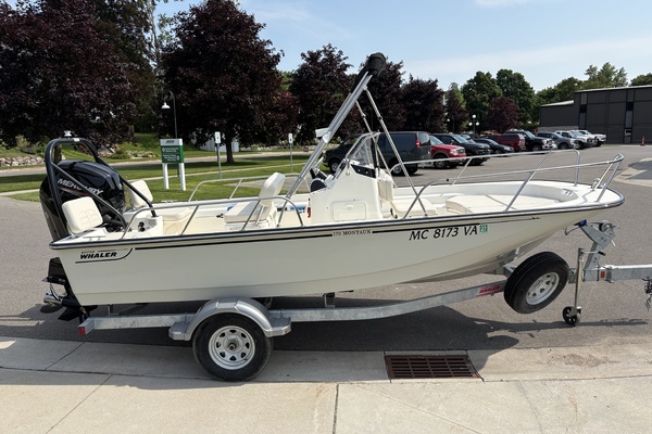 17ft Boston Whaler Yacht For Sale