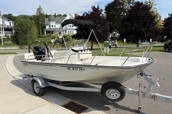 17ft Boston Whaler Yacht For Sale