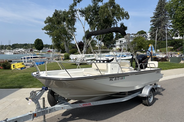 17ft Boston Whaler Yacht For Sale