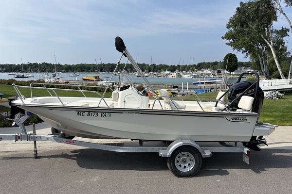 17ft Boston Whaler Yacht For Sale
