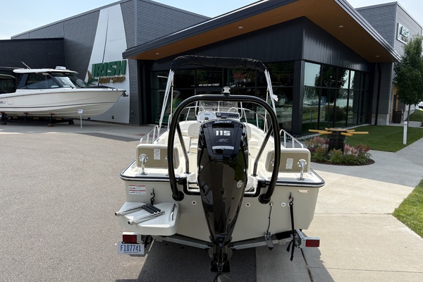 17ft Boston Whaler Yacht For Sale