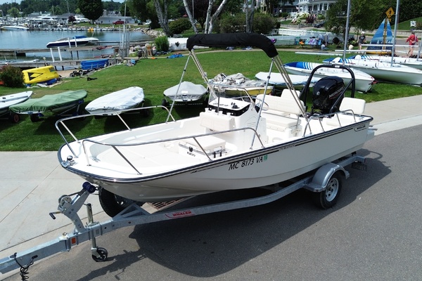 17ft Boston Whaler Yacht For Sale