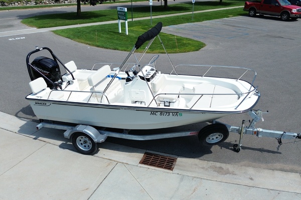 17ft Boston Whaler Yacht For Sale