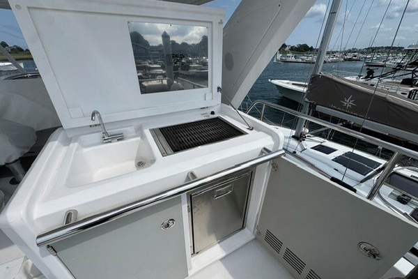 Lady Lau 50ft Azimut Yacht For Sale