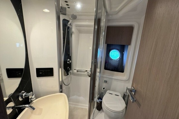 Lady Lau 50ft Azimut Yacht For Sale