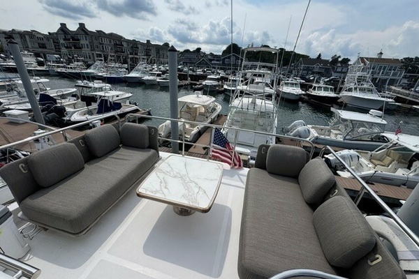 Lady Lau 50ft Azimut Yacht For Sale