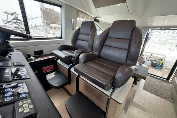 Lady Lau 50ft Azimut Yacht For Sale