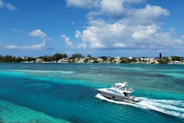 Lady Lau 50ft Azimut Yacht For Sale