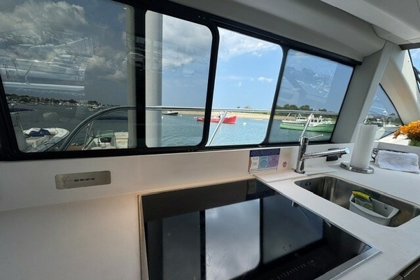 Lady Lau 50ft Azimut Yacht For Sale