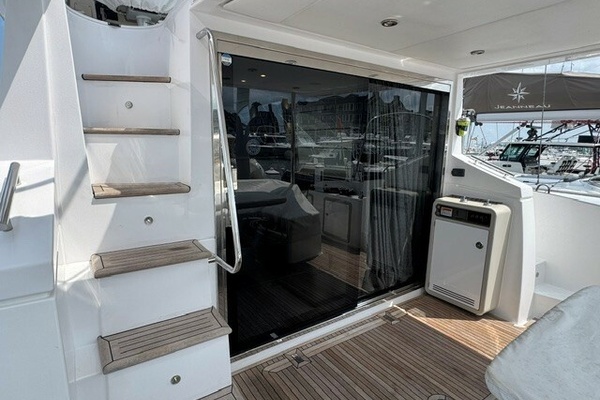 Lady Lau 50ft Azimut Yacht For Sale