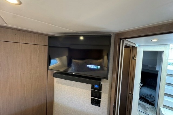 Lady Lau 50ft Azimut Yacht For Sale