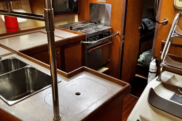 Abby Normal 41ft Hunter Yacht For Sale