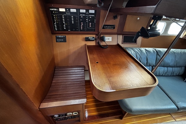 Abby Normal 41ft Hunter Yacht For Sale