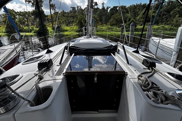 Abby Normal 41ft Hunter Yacht For Sale