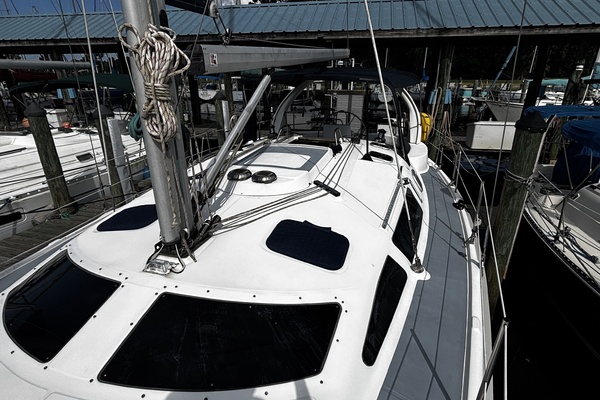 Abby Normal 41ft Hunter Yacht For Sale