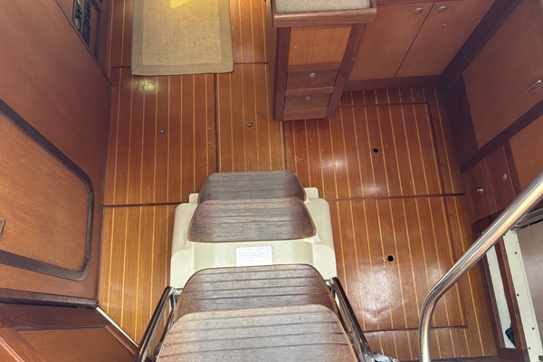 Abby Normal 41ft Hunter Yacht For Sale