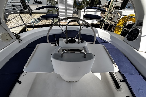Abby Normal 41ft Hunter Yacht For Sale