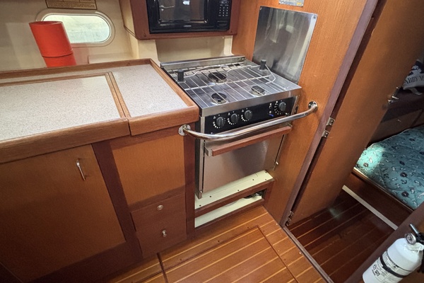 Abby Normal 41ft Hunter Yacht For Sale