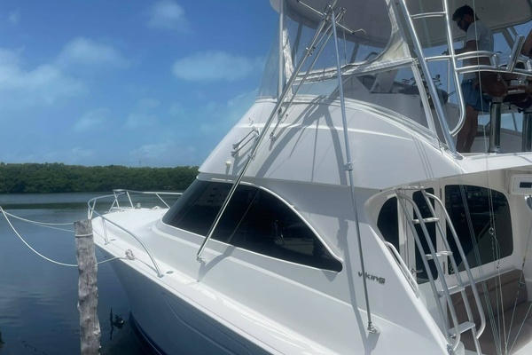 Photo of the 2012 Viking Convertible "Crystal Blue"