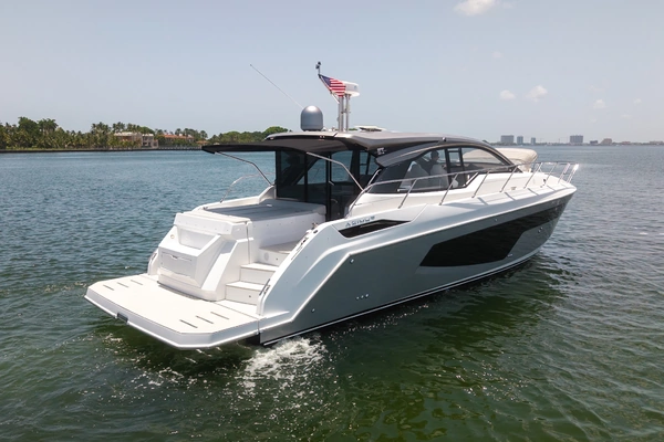 2025 Azimut 51