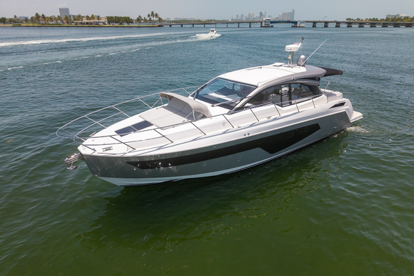 2025 Azimut 51