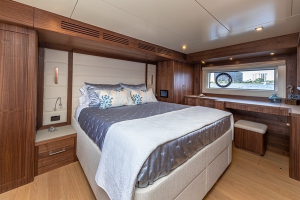 Sirena Flybridge Yacht For Sale
